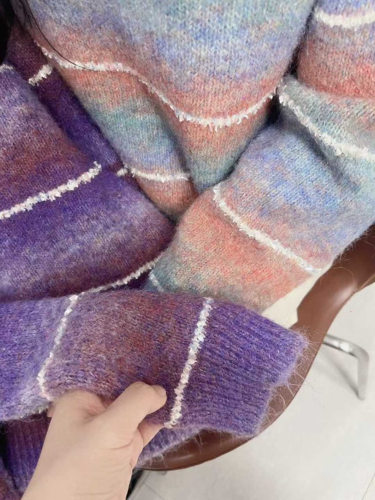 圓領漸變色毛衣