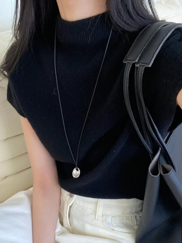 柔軟羊絨半領針織衫