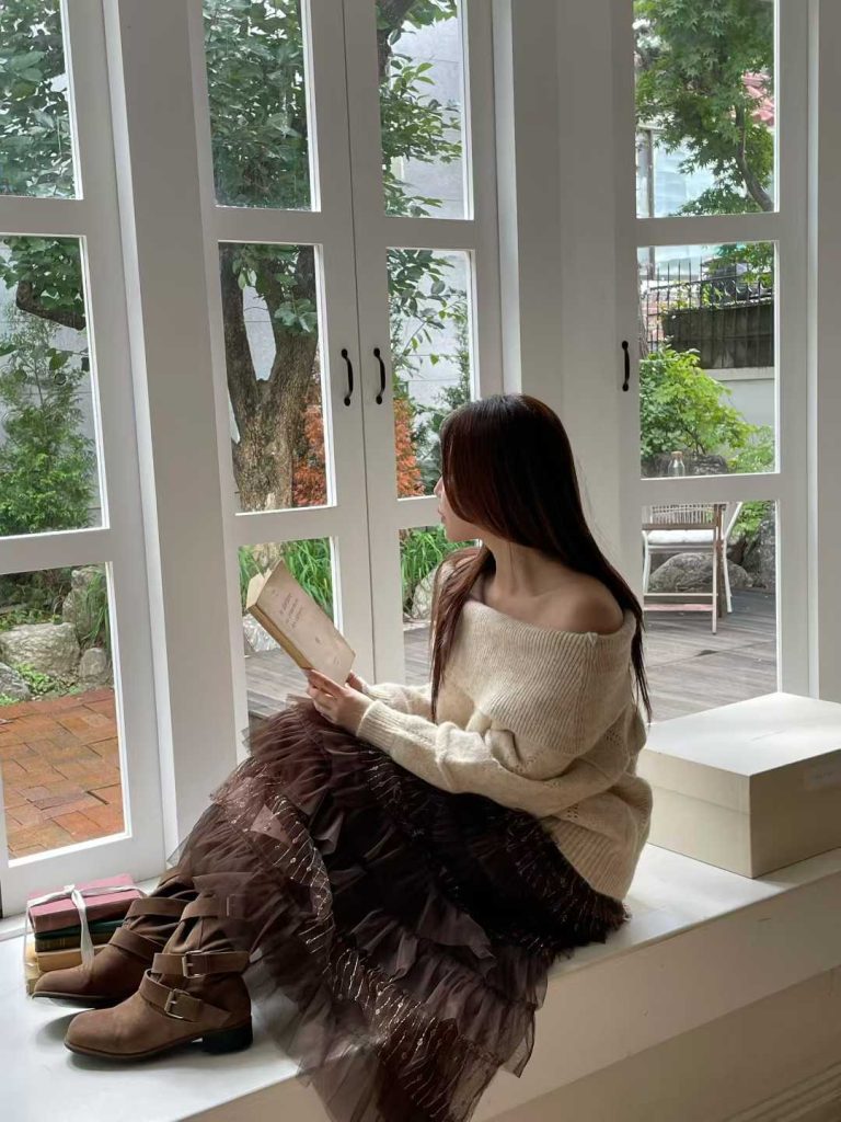 一字翻領針織寬袖毛衣