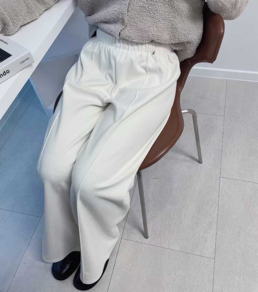 垂墜感微寬鬆直筒褲